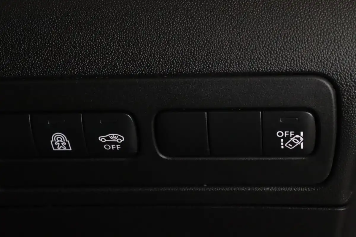 2022-citroen-c3-aircross-12-puretech-c-series-big-18