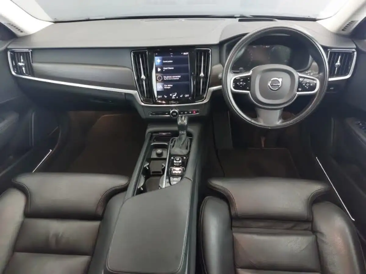 2019-volvo-v90-20td-d4-cross-country-plus-big-2