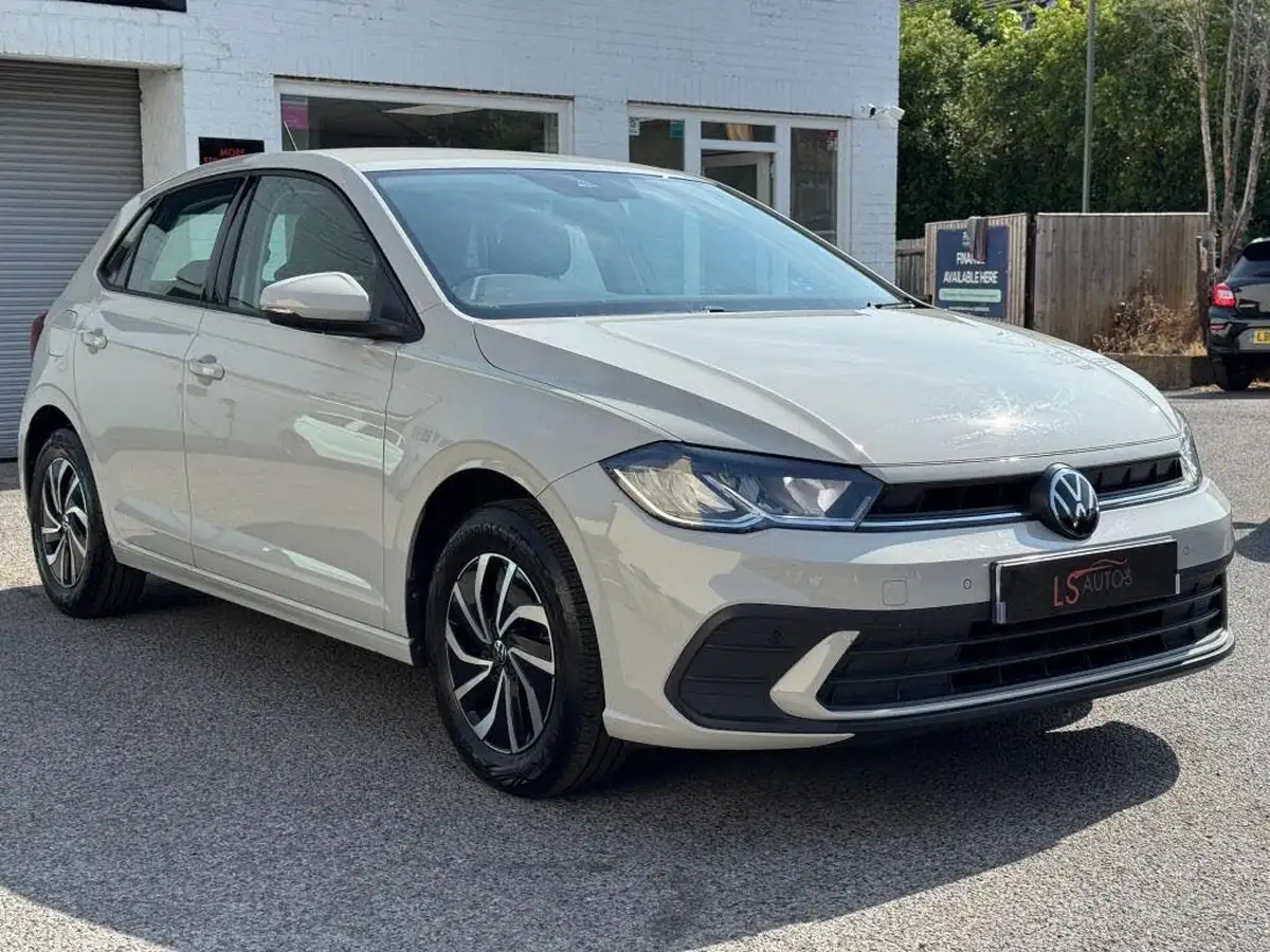2022-volkswagen-polo-10-tsi-life-big-1