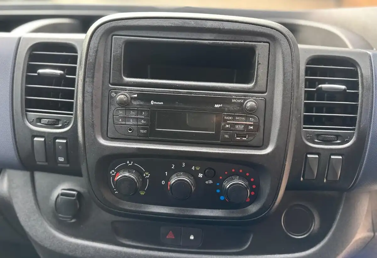 2018-vauxhall-vivaro-16cdti-2700-l1h1-95pseu6-big-25