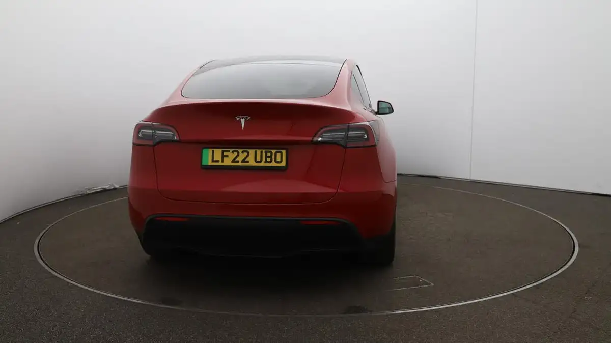 2022-tesla-model-y-e-long-range-big-54