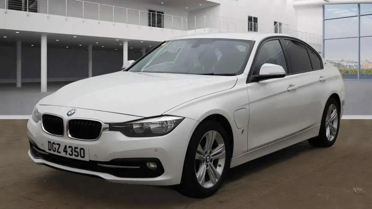 2016-bmw-3-series-20-330e-sport-268bhp-big-7