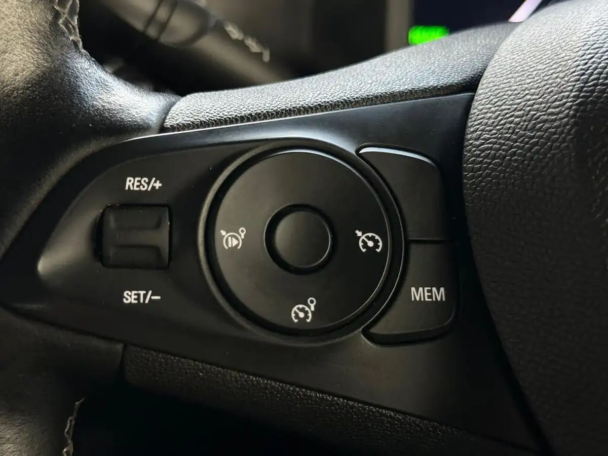 2022-vauxhall-corsa-e-sri-premium-big-21