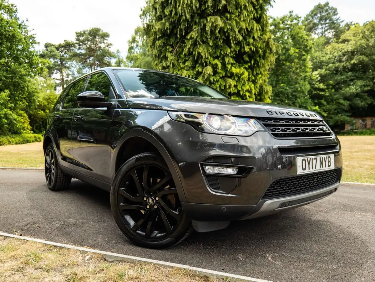 2017-land-rover-discovery-sport-20td4-hse-black-180ps-station-wagon-big-17