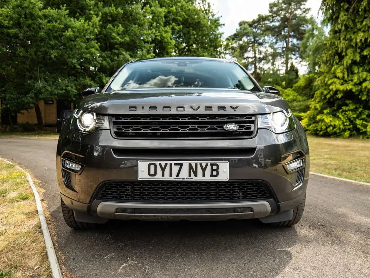 2017-land-rover-discovery-sport-20td4-hse-black-180ps-station-wagon-big-21