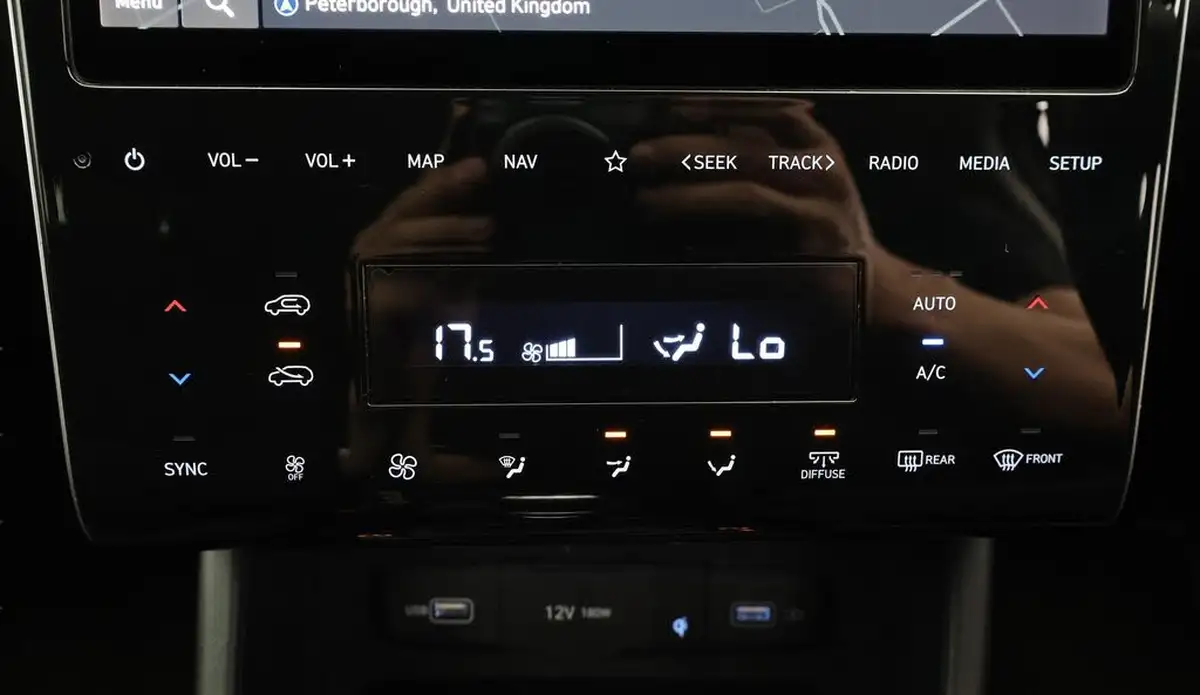 2022-hyundai-tucson-16-t-gdi-premium-150ps-big-12