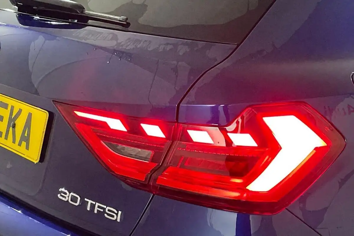 2023-audi-a1-10-30-tfsi-s-line-big-16