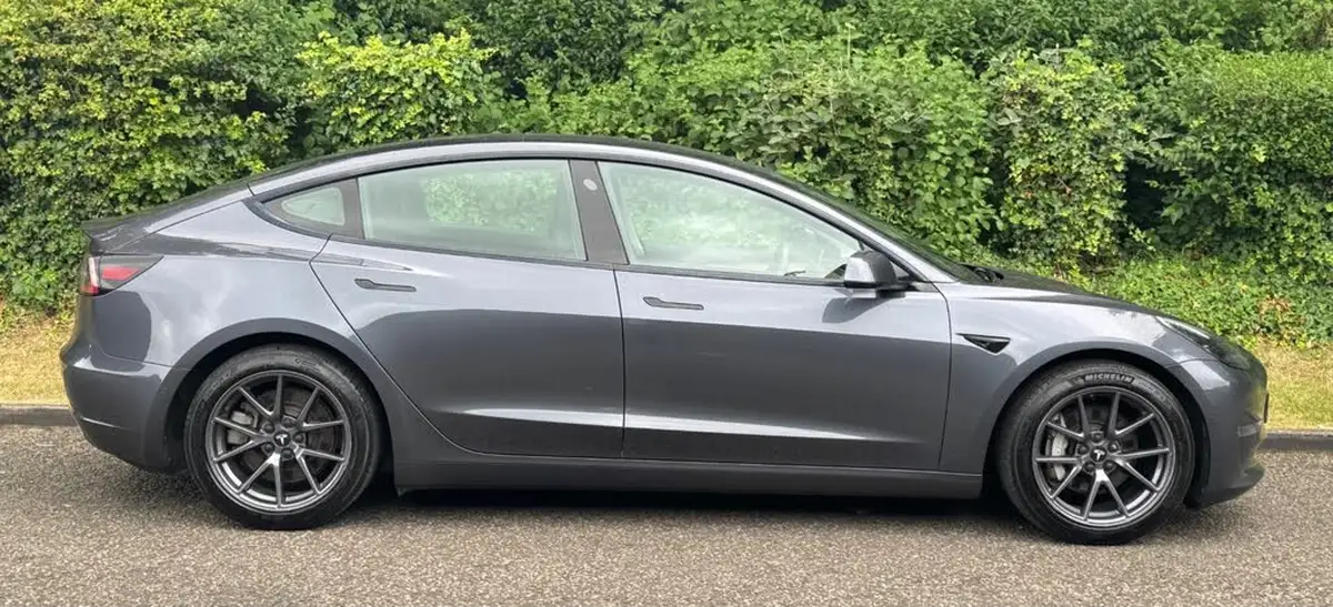2021-tesla-model-3-e-long-range-4x4-big-1