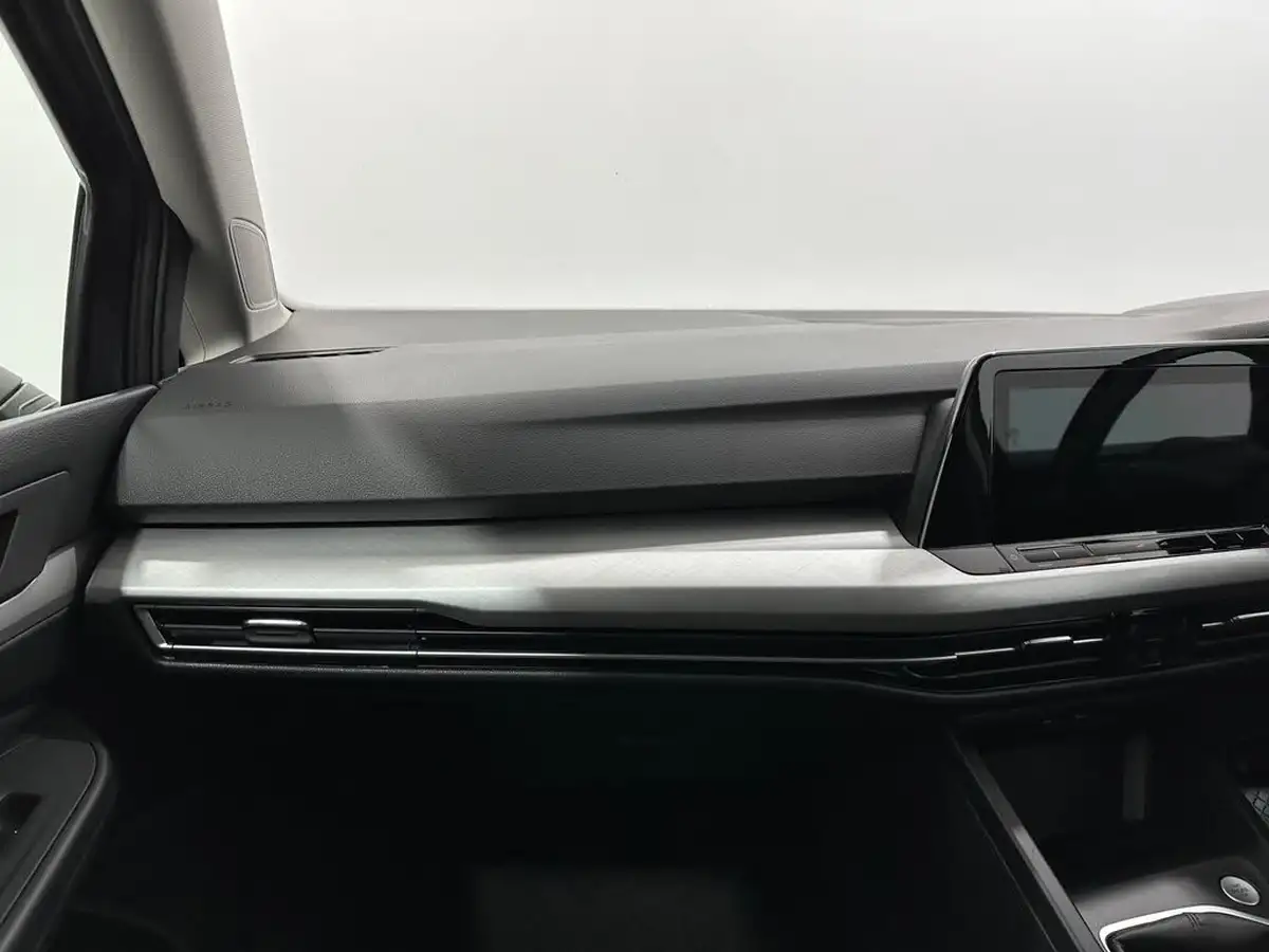 2023-volkswagen-golf-15-tsi-life-150ps-hatchback-big-25