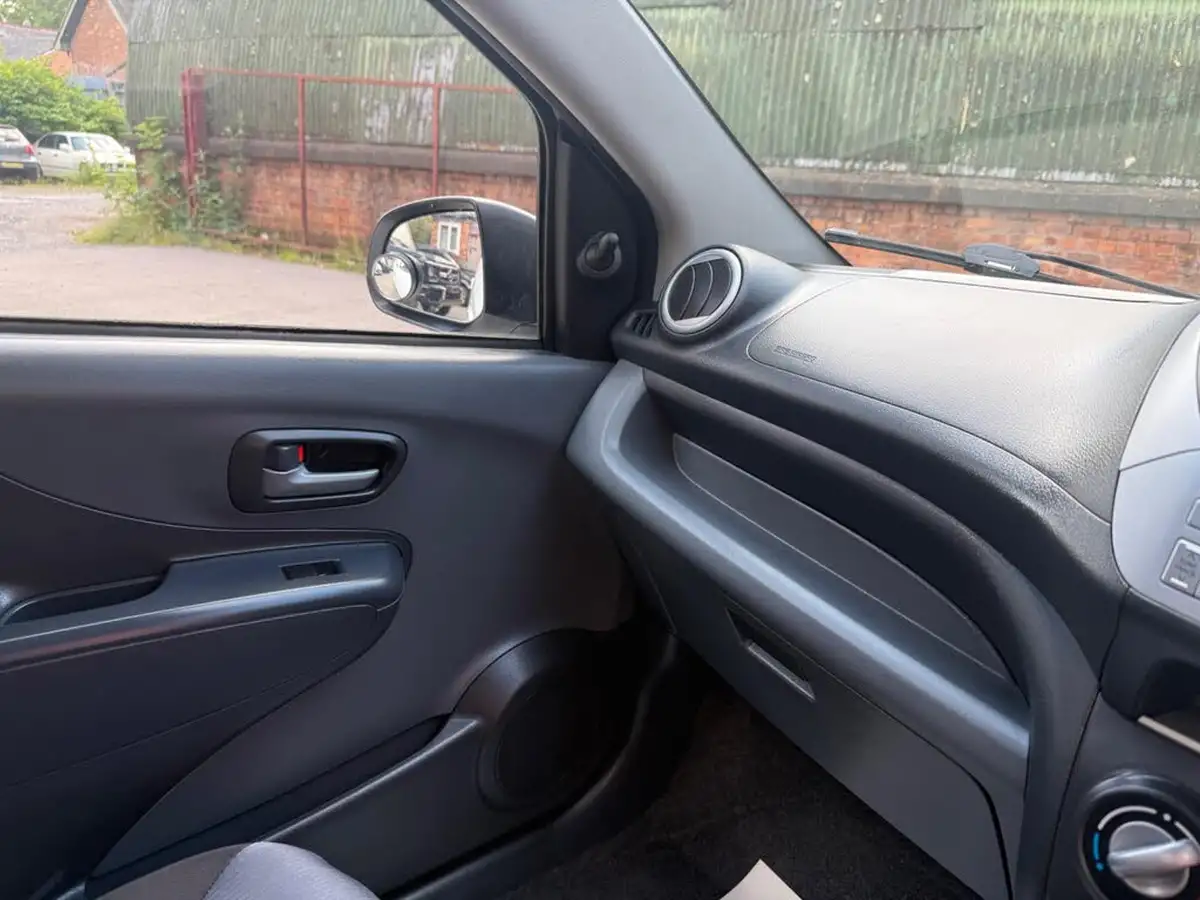 2013-suzuki-alto-10-sz4-auto-big-16