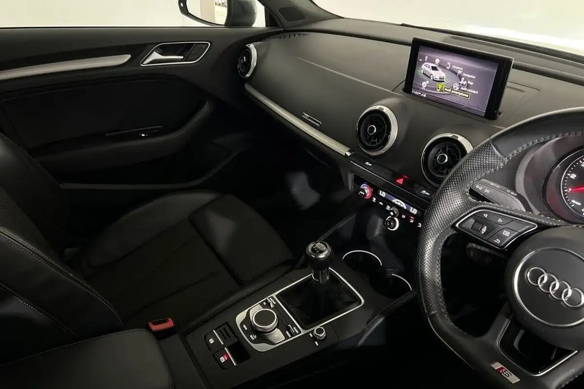 2018-audi-a3-15-tfsi-s-line-sportback-5d-big-33