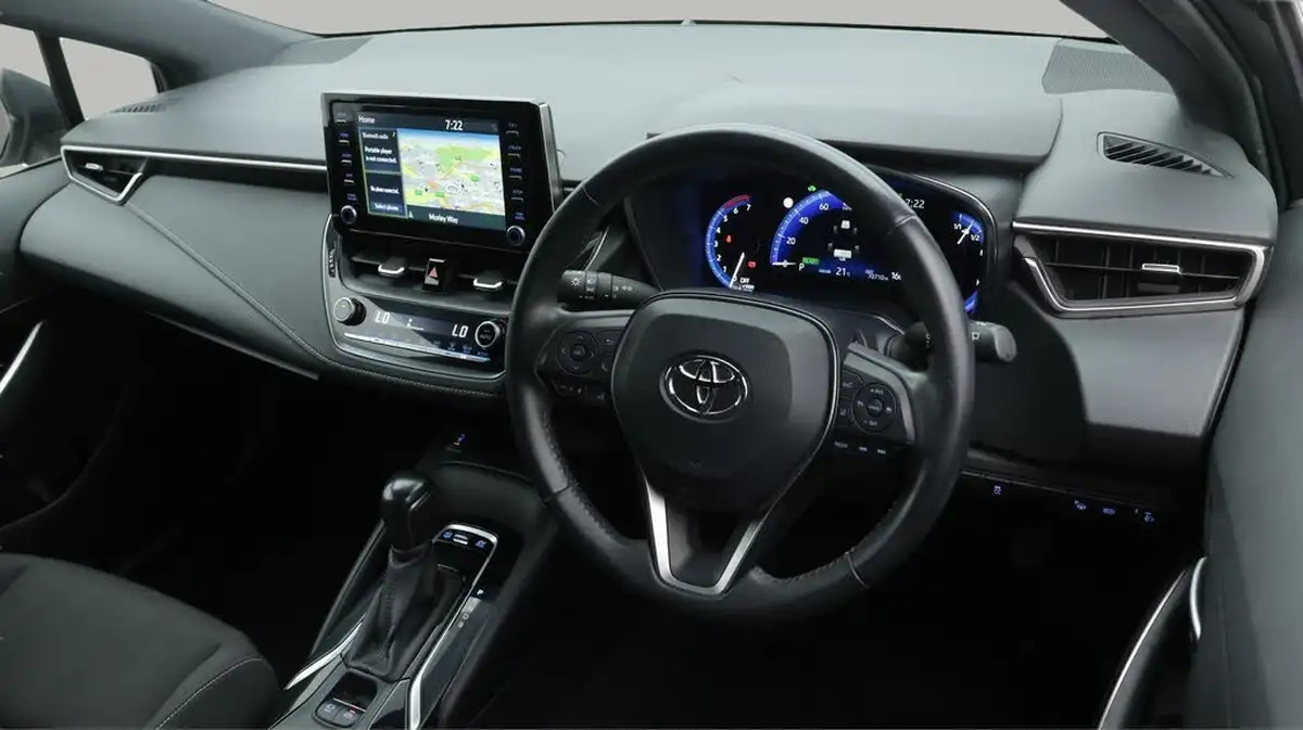 2020-toyota-corolla-18-vvt-i-icon-tech-spare-wheel-touring-sports-5d-big-9