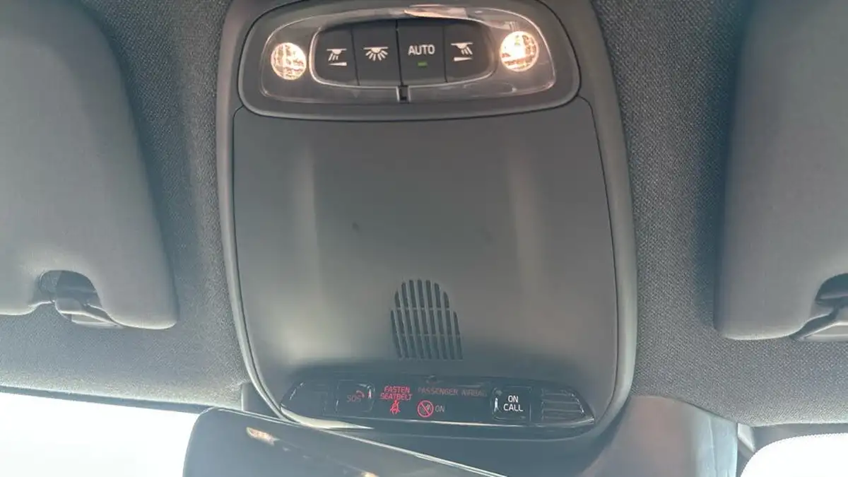 2021-volvo-xc40-15-t3-r-design-161bhp-big-25