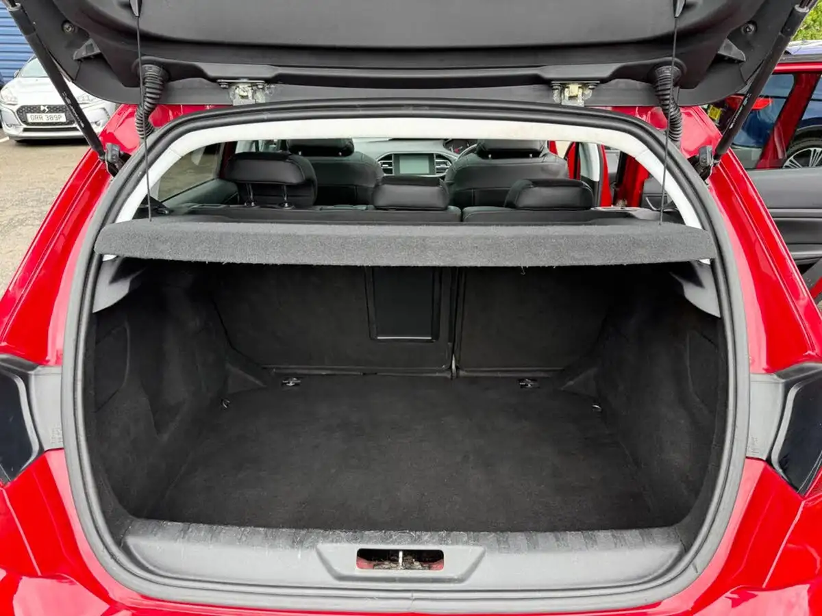 2014-peugeot-308-16td-feline-big-14