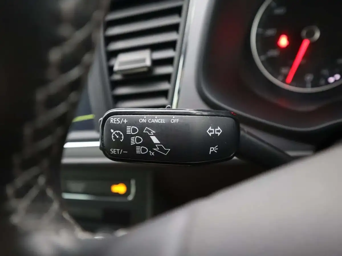 2018-seat-leon-12-tsi-se-dynamic-technology-hatchback-big-28