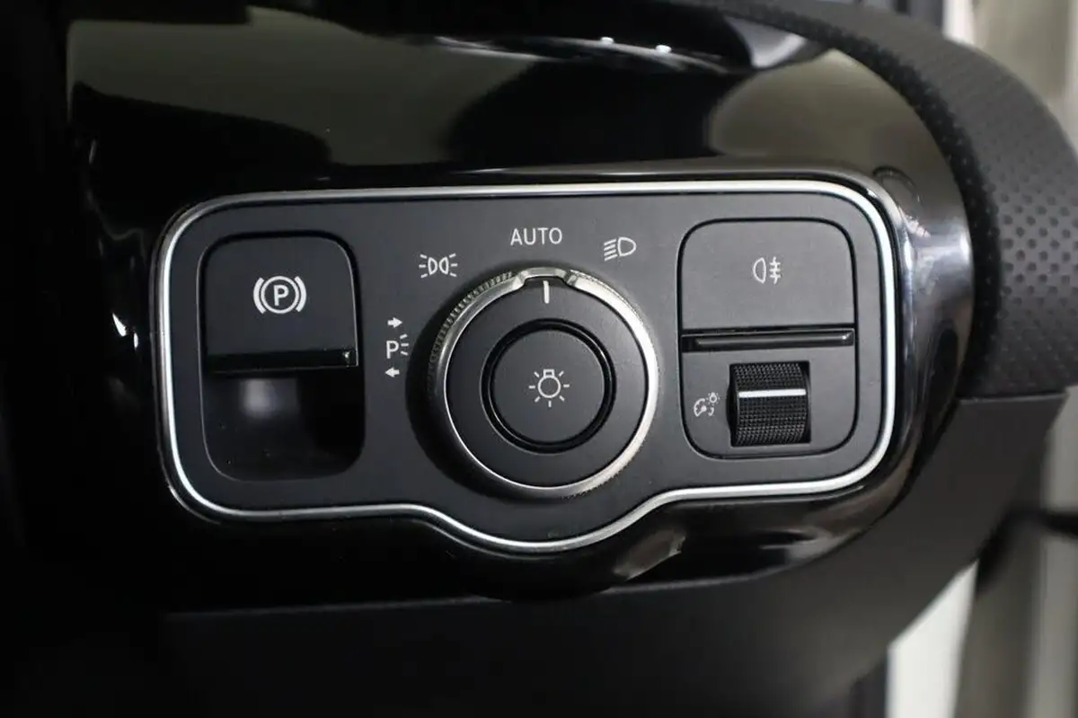 2022-mercedes-benz-a-class-20-a250-amg-line-executive-edition-saloon-4d-big-22