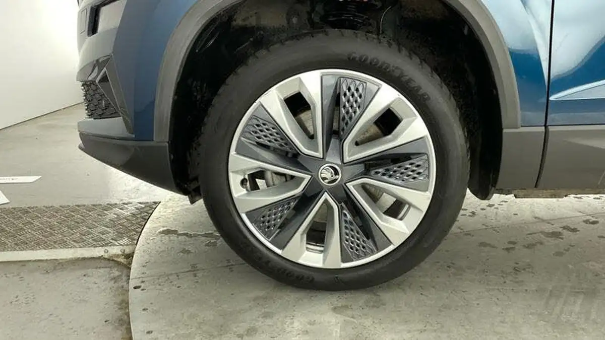 2023-skoda-karoq-15-tsi-se-l-big-35