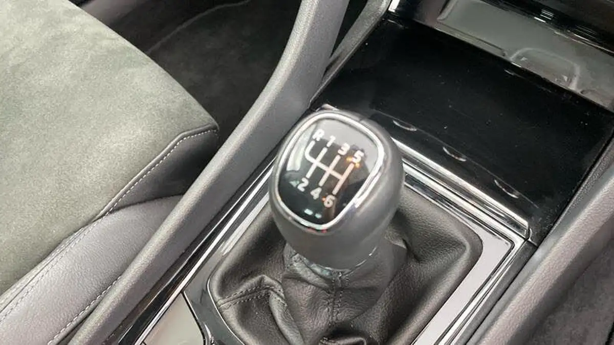 2023-skoda-karoq-15-tsi-se-l-big-11