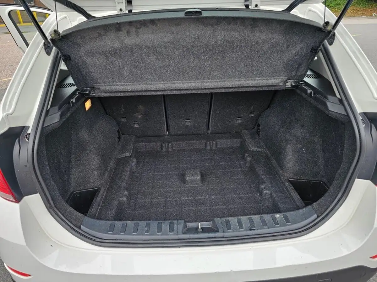 2012-bmw-x1-20td-xdrive18d-xline-auto-big-32