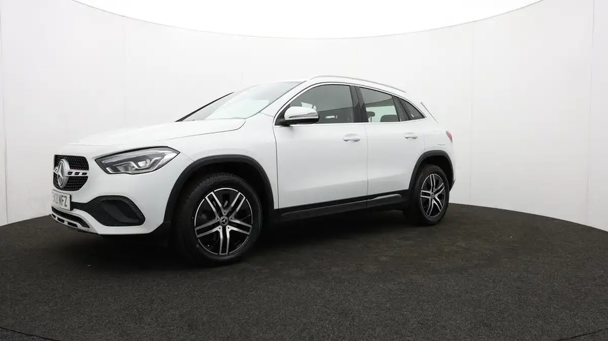 2021-mercedes-benz-gla-class-20d-gla-200d-sport-big-57