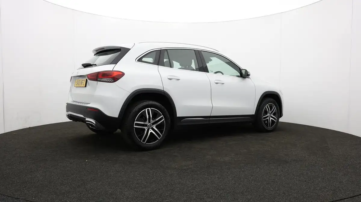 2021-mercedes-benz-gla-class-20d-gla-200d-sport-big-29