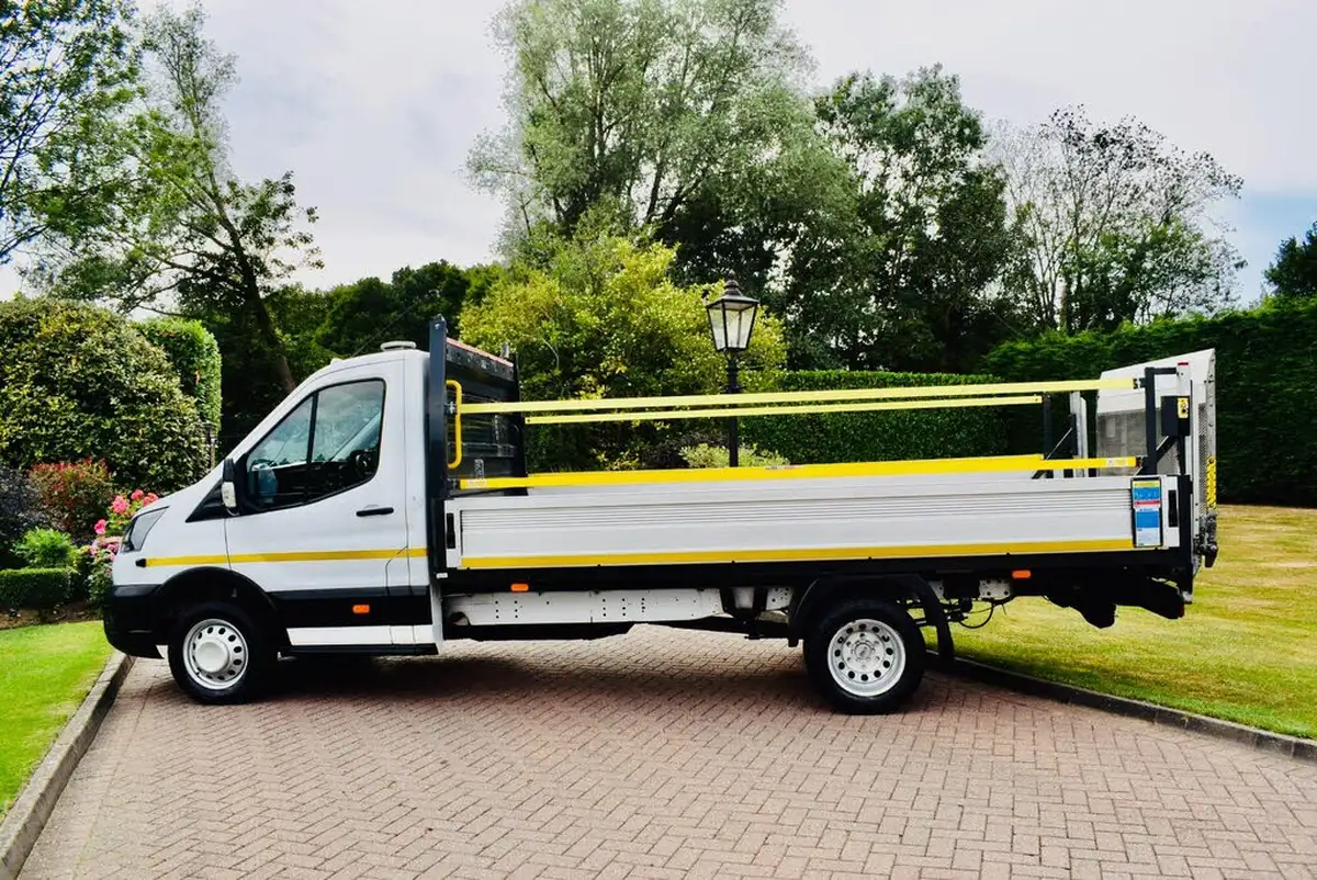 2022-ford-transit-20tdci-350-l2h1-leader-130pseu6dt-fwd-cab-big-1