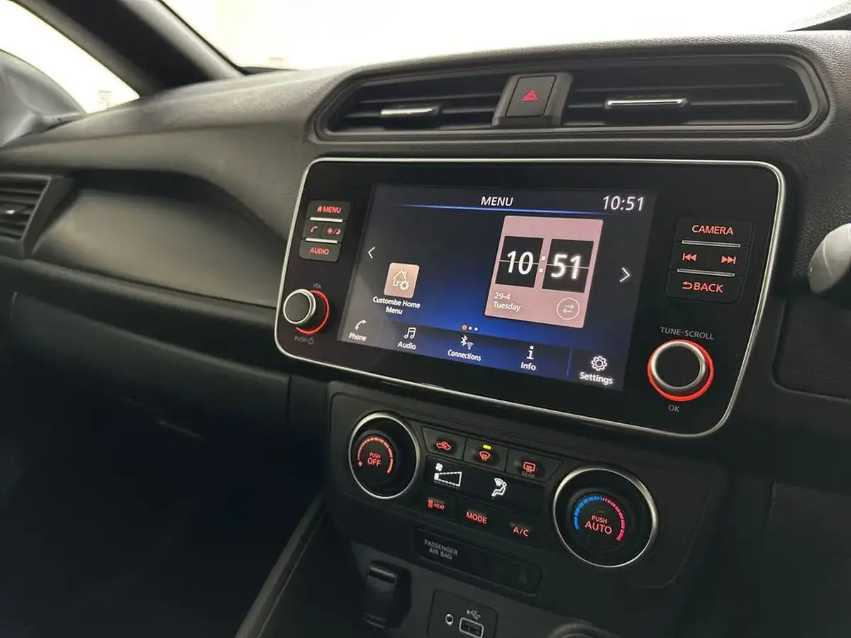 2021-nissan-leaf-e-acenta-big-19