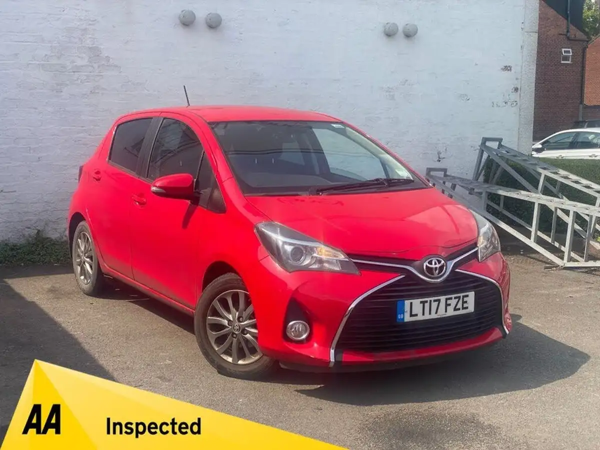 2017-toyota-yaris-133-icon-5d-big-0