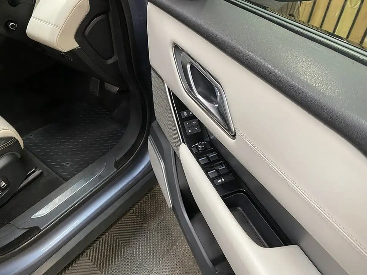2018-land-rover-range-rover-velar-20-d240-r-dynamic-hse-big-54