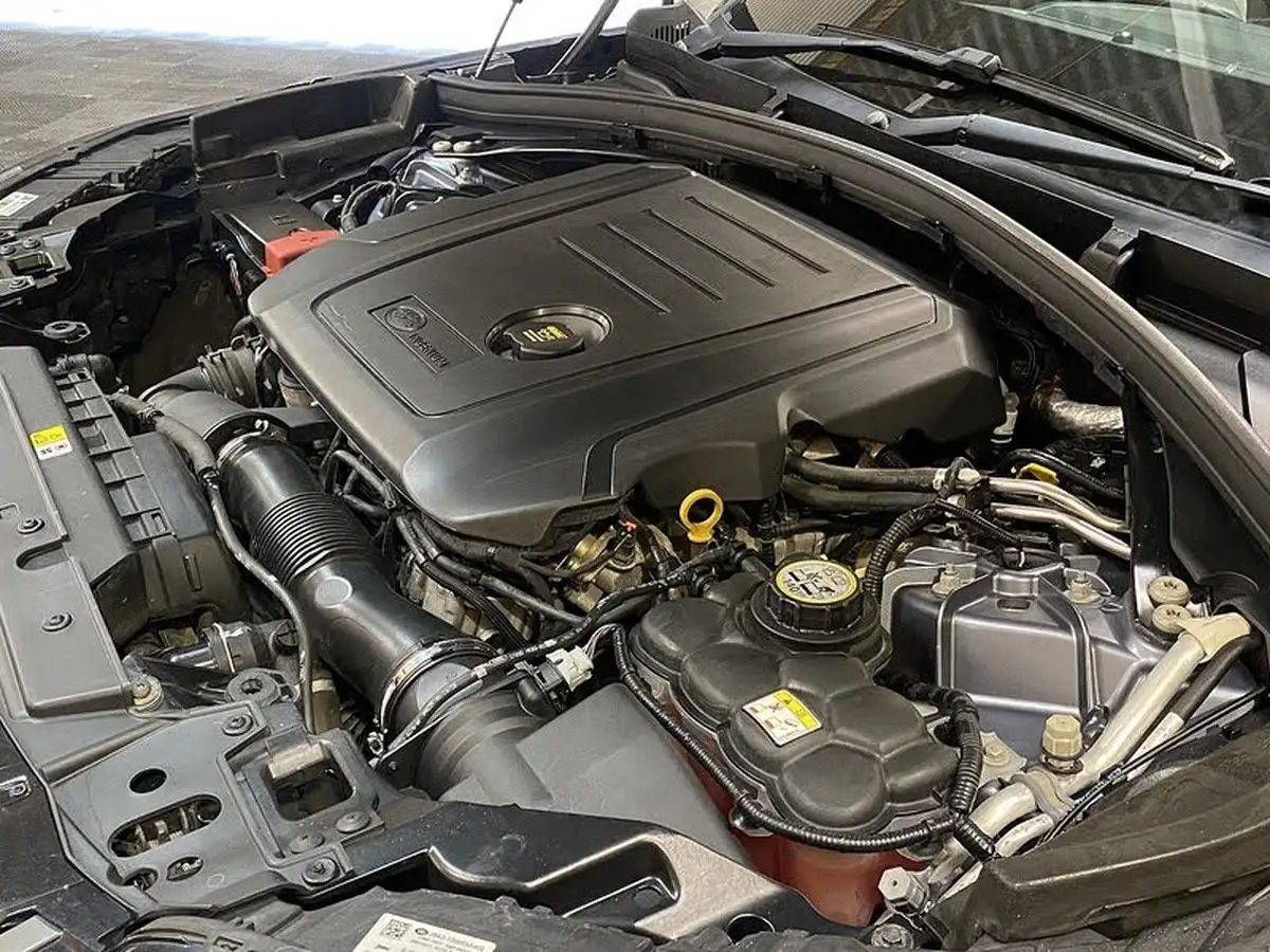 2018-land-rover-range-rover-velar-20-d240-r-dynamic-hse-big-26