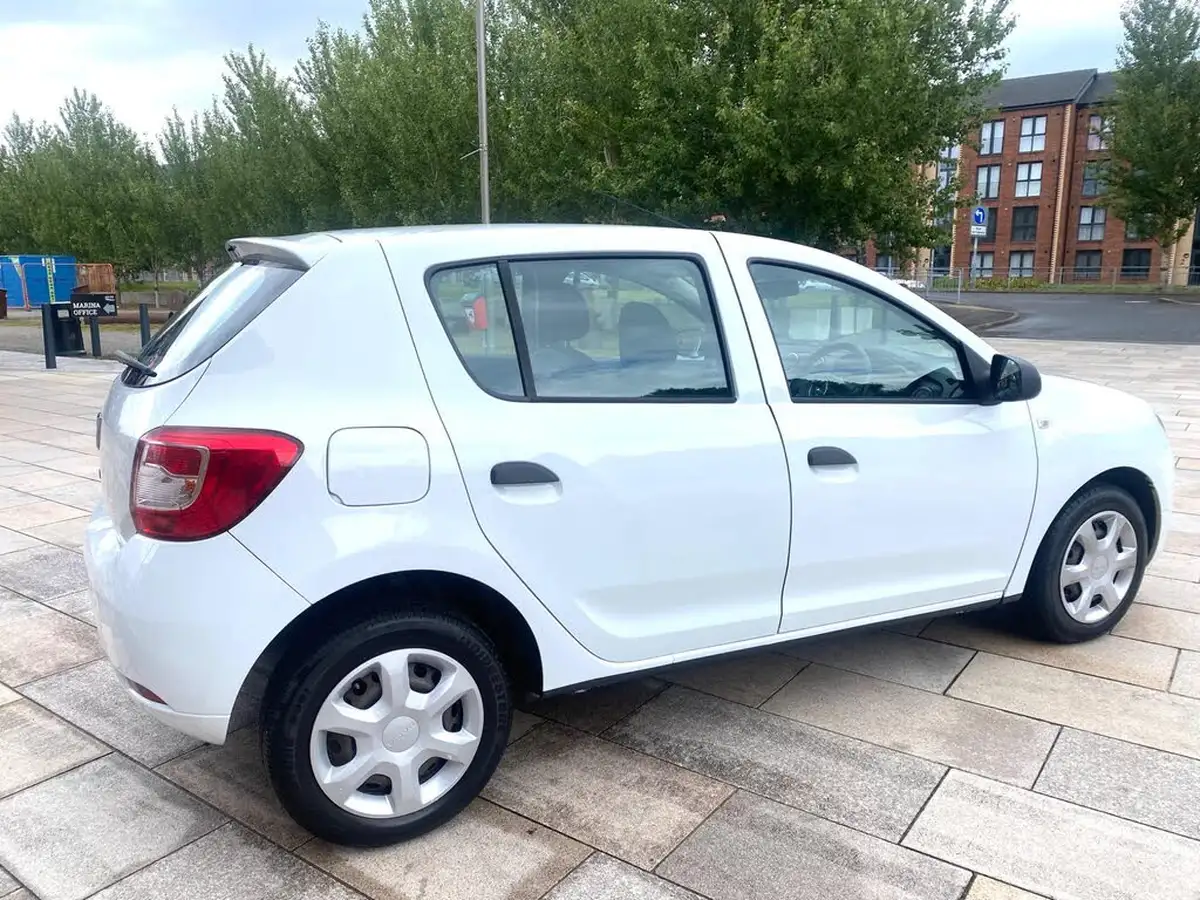 2015-dacia-sandero-12-ambiance-big-12
