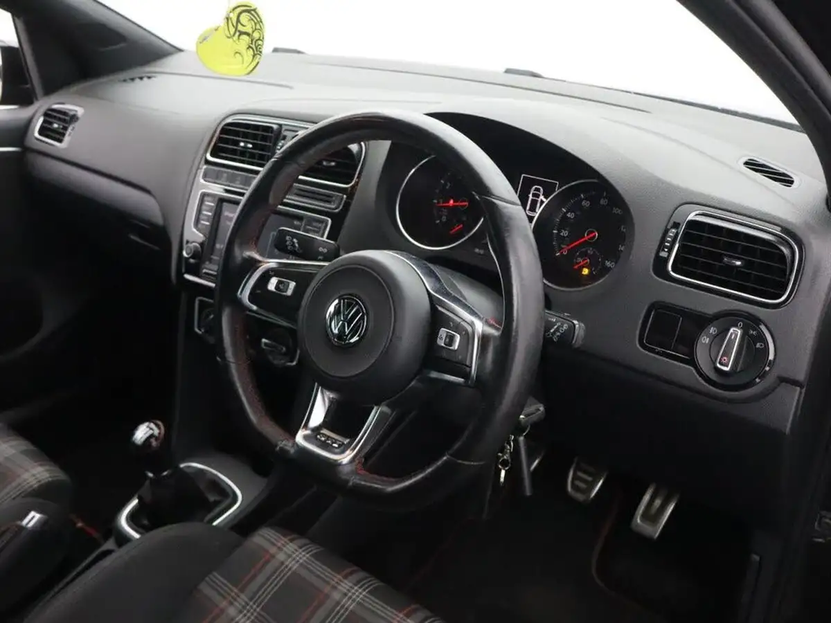 2016-volkswagen-polo-18-tsi-gti-5d-big-11
