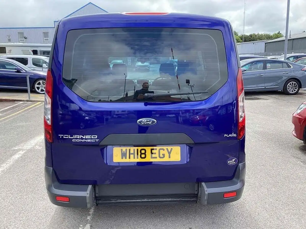 2018-ford-grand-tourneo-connect-15tdci-zetec-120ps-ss-1499cc-powershift-big-10
