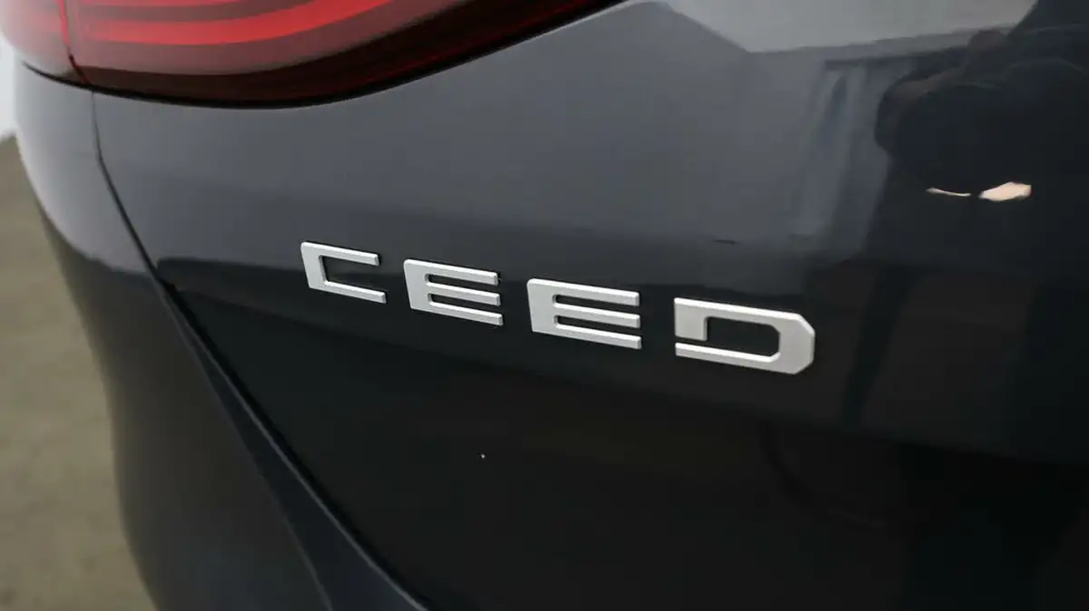 2023-kia-ceed-15-t-gdi-2-158bhp-non-adap-hatchback-big-24