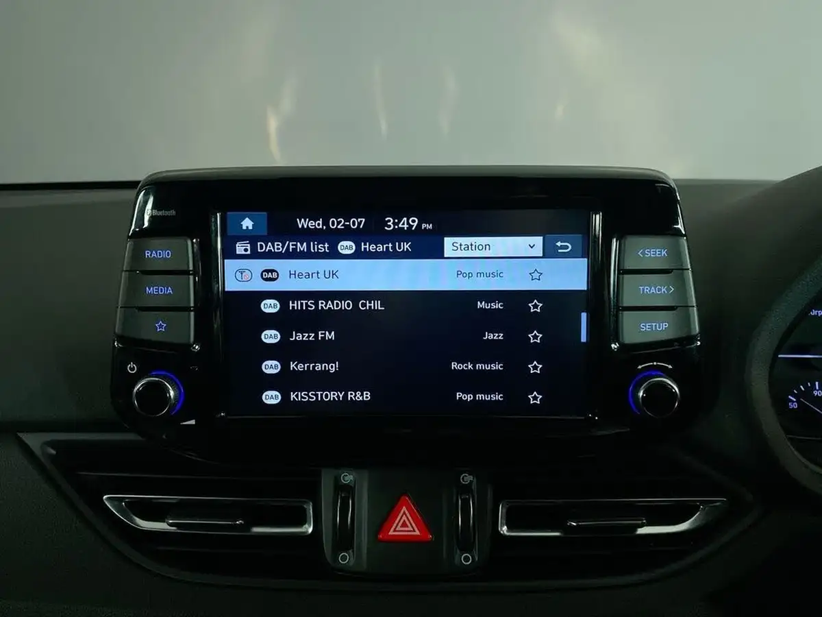 2023-hyundai-i30-10-t-gdi-se-connect-hatchback-dct-big-37