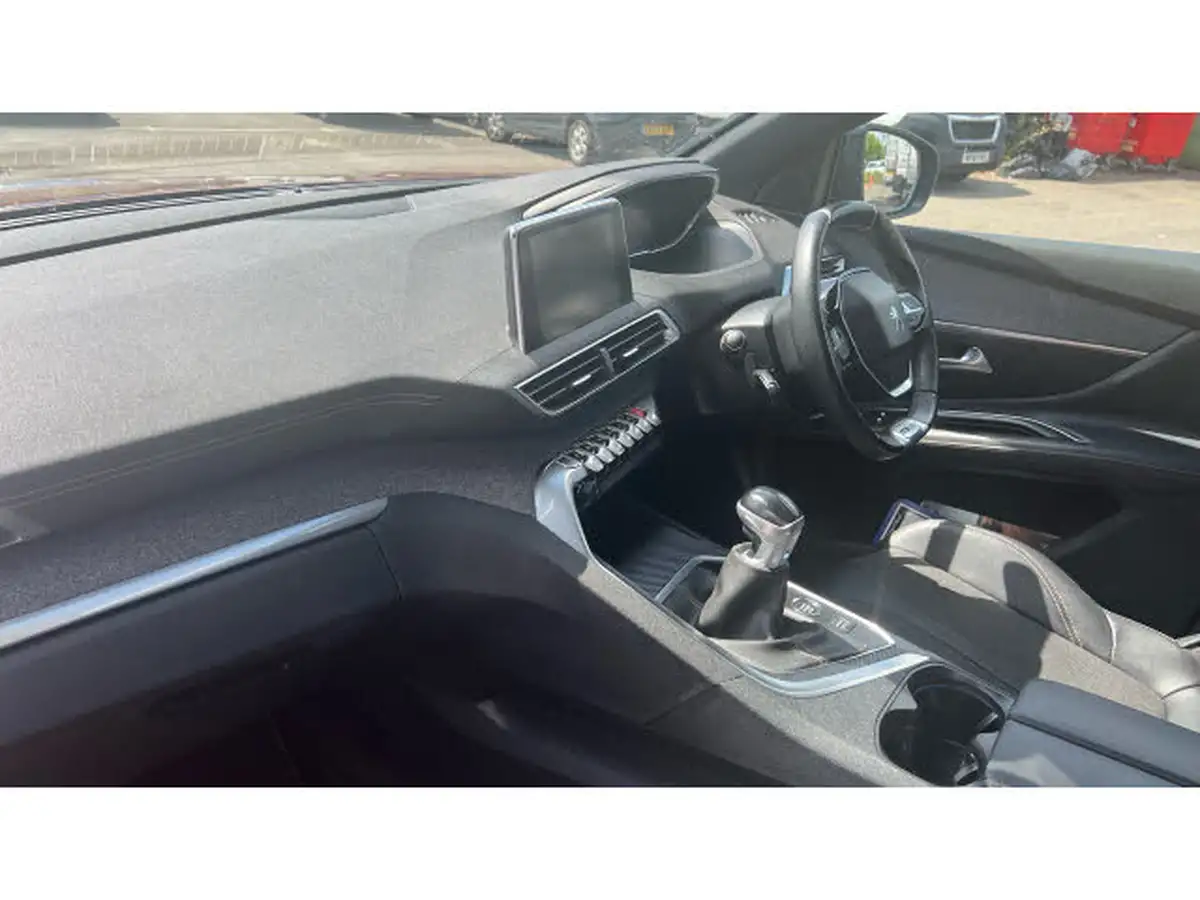 2019-peugeot-3008-suv-12-puretech-gt-line-big-8
