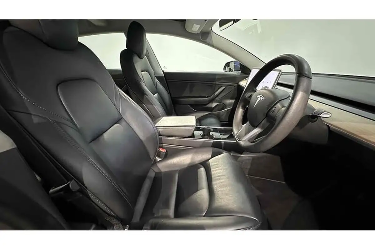 2019-tesla-model-3-e-standard-plus-big-32