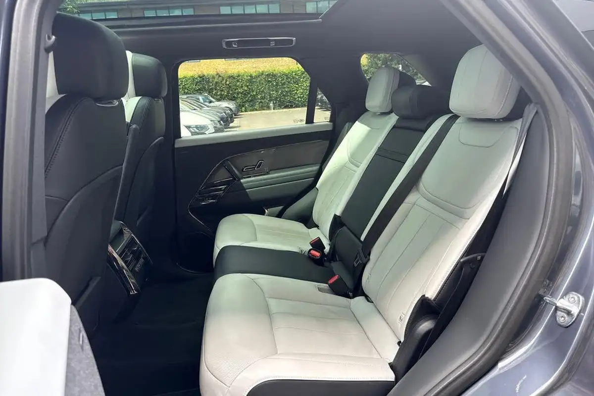 2023-land-rover-range-rover-sport-30-p400-dynamic-se-big-45