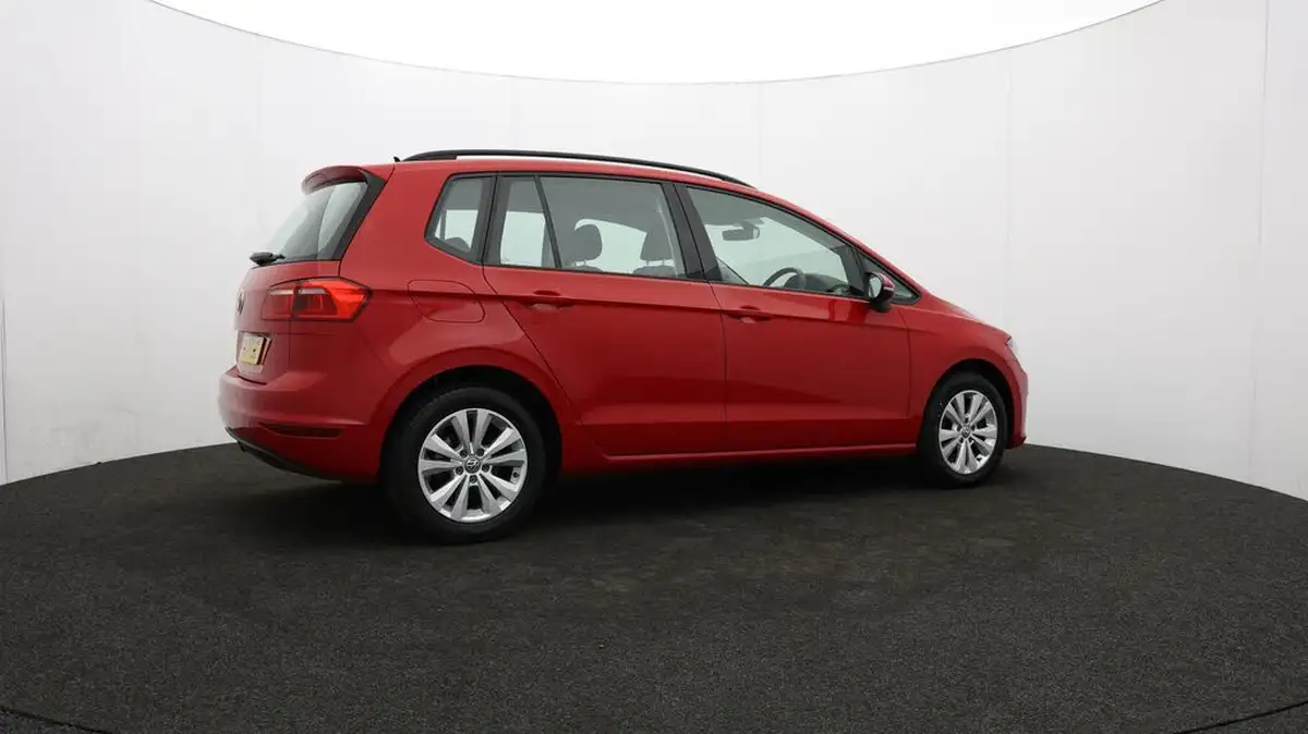 2017-volkswagen-golf-sv-16tdi-se-110ps-bmtss-big-37