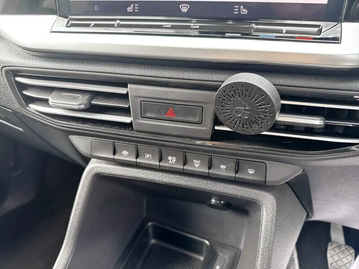 2023-ford-tourneo-connect-20-titanium-big-16