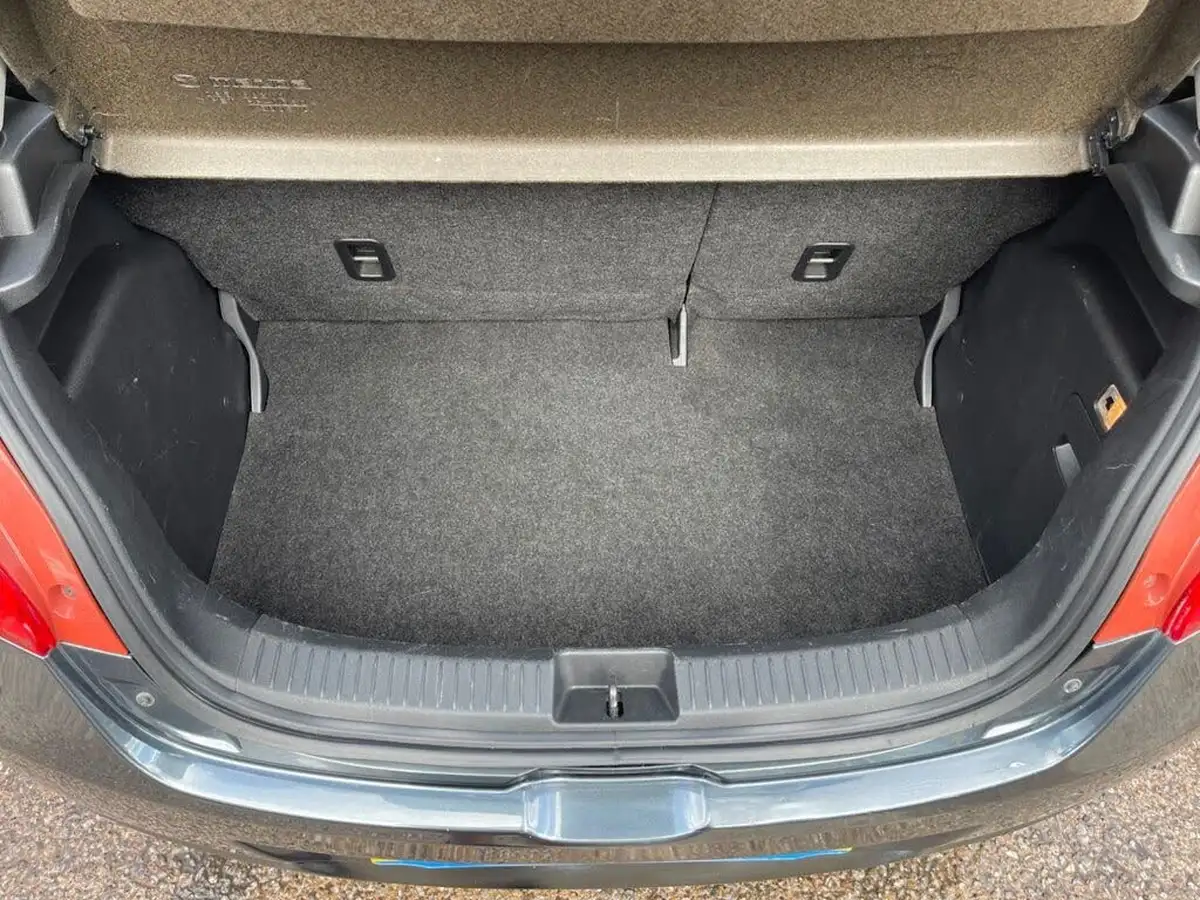 2011-mazda-mazda2-13-tamura-5d-big-31