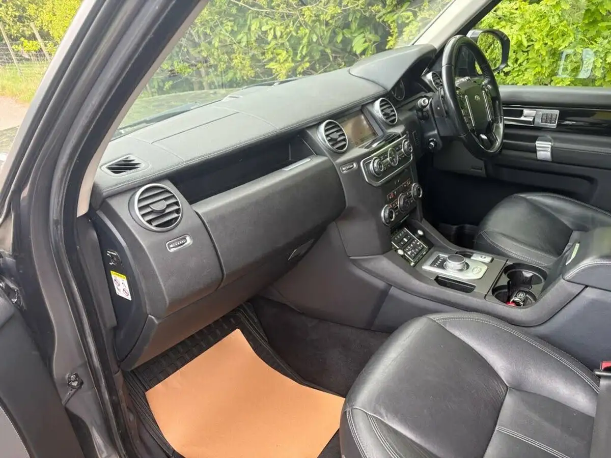 2015-land-rover-discovery-4-30-sd-v6-hse-big-9
