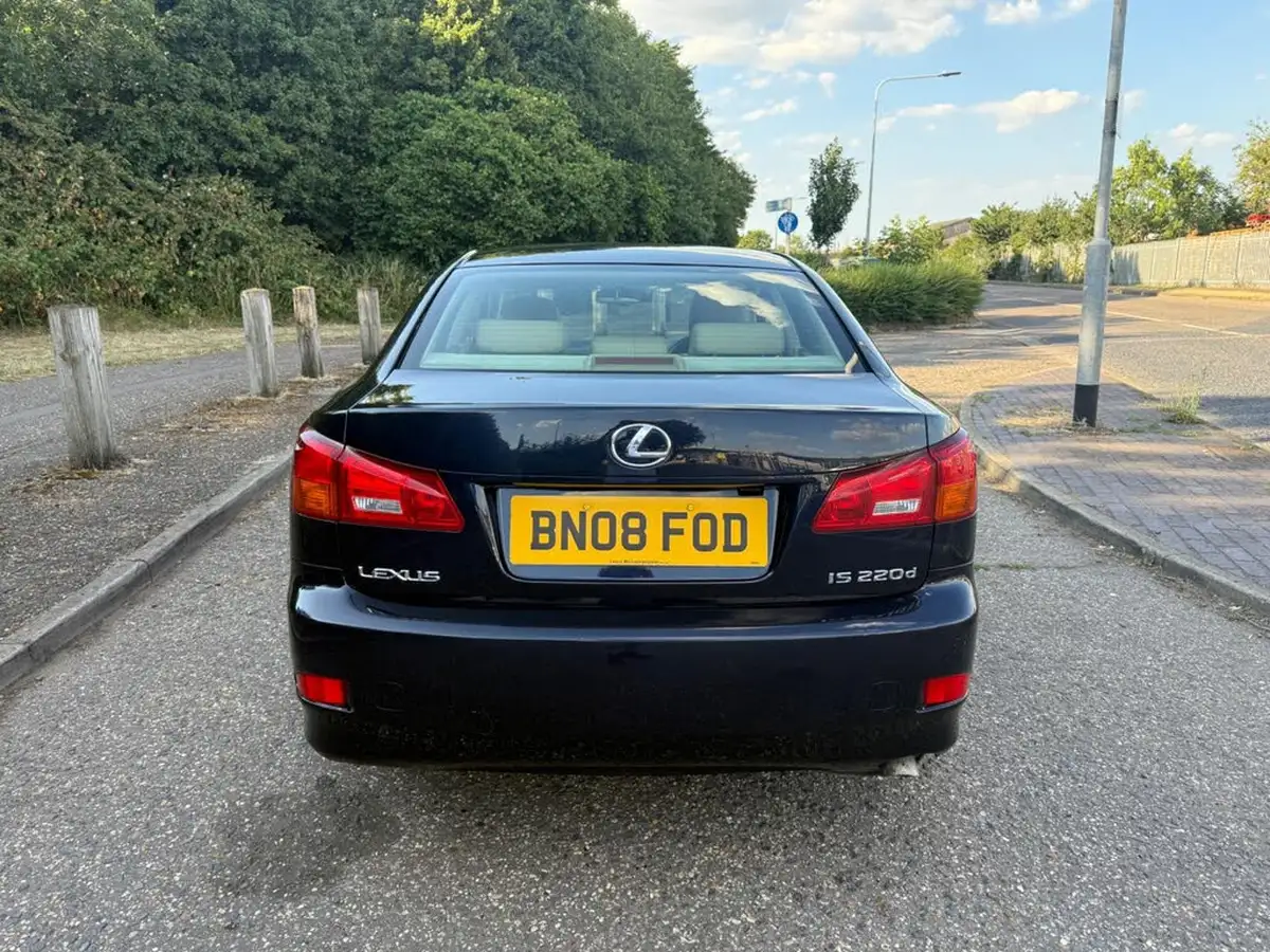 2008-lexus-is-220d-22td-se-big-7