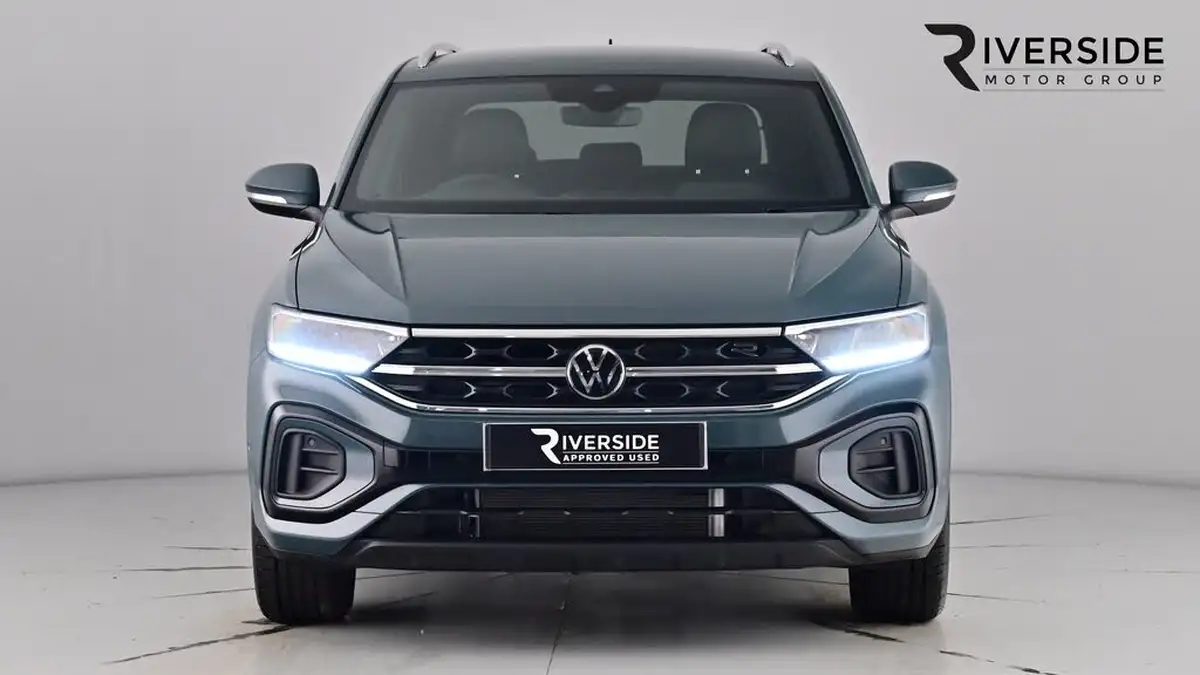 2025-volkswagen-t-roc-15-tsi-r-line-hatchback-5d-dsg-big-3