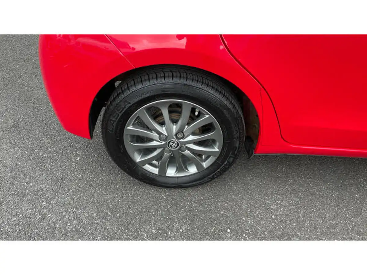 2016-toyota-yaris-133-icon-vvt-i-5d-big-35
