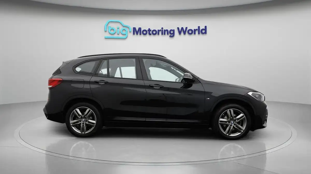 2021-bmw-x1-15-sdrive18i-m-sport-tech-pack-ii-dct-big-8