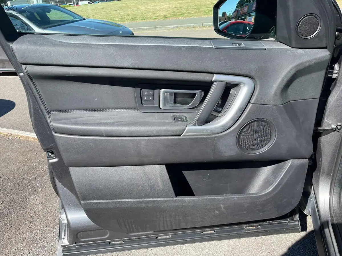 2019-land-rover-discovery-sport-20td4-landmark-big-47