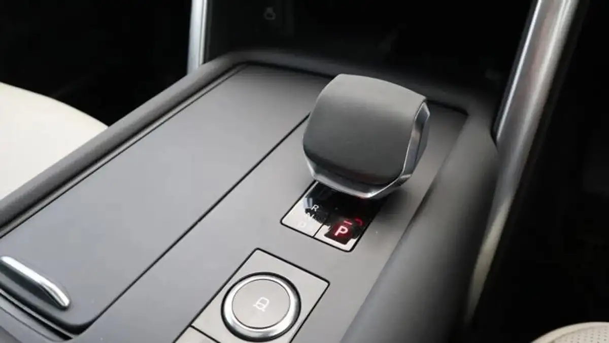 2024-land-rover-discovery-30-d300-dynamic-hse-big-13