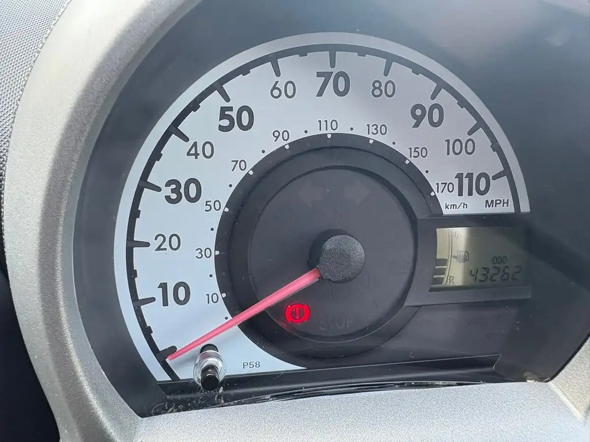 2011-citroen-c1-10-vtr-68-5d-big-14