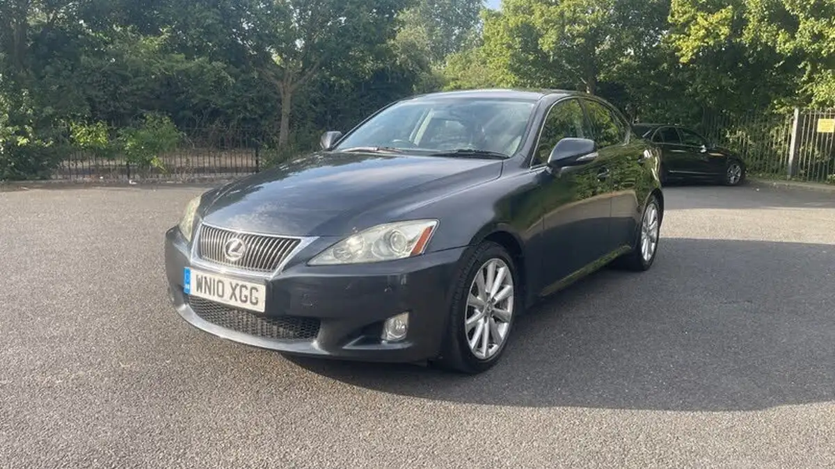 2010-lexus-is-250-25-se-i-dab-saloon-4d-auto-big-3